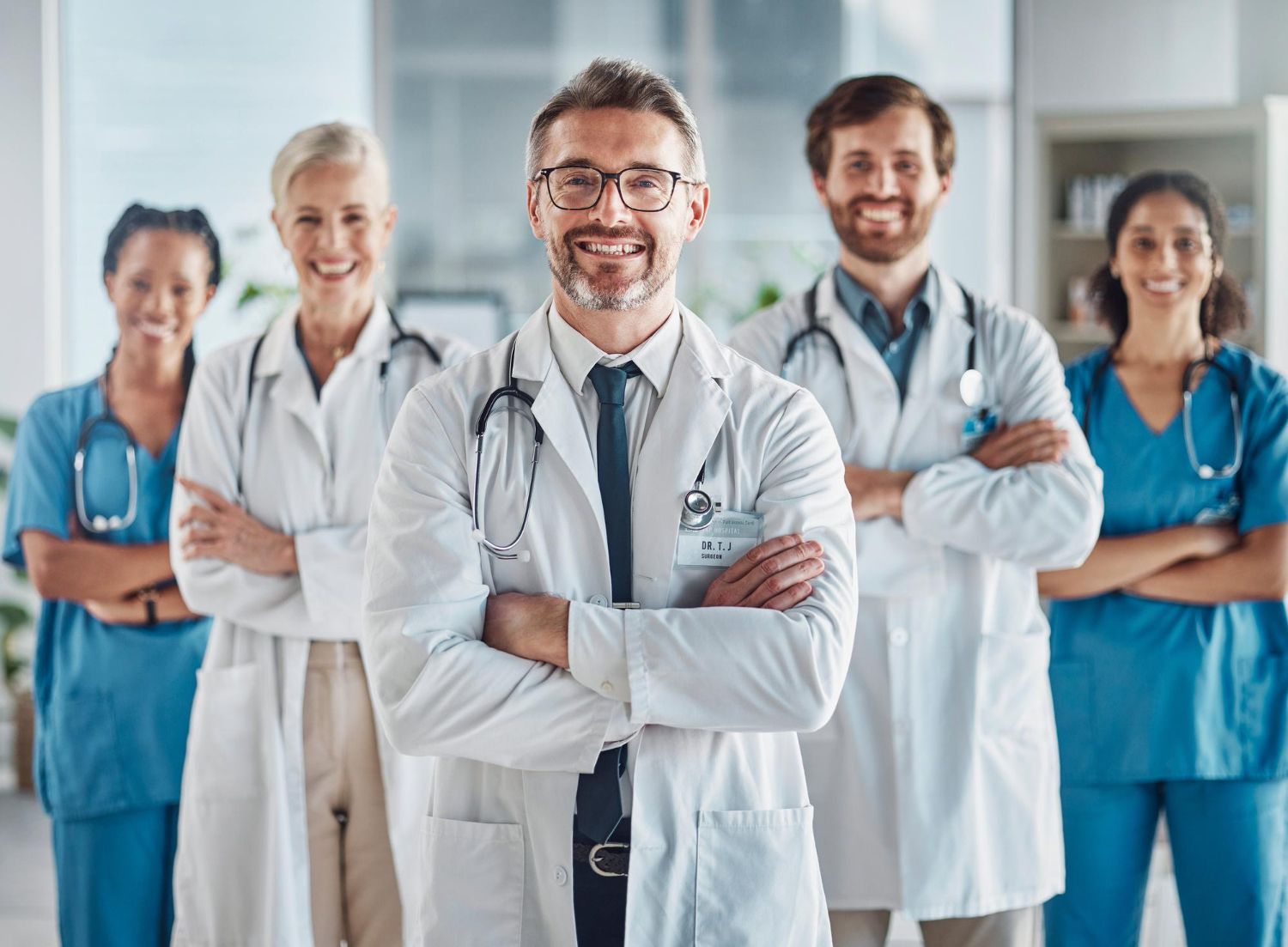 how do medical scribes help physicians